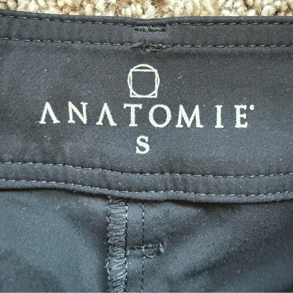 Anatomie Black Cropped Slim Zip-Detail Pants - Picture 12 of 15